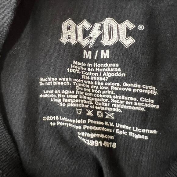 ACDC Size M High Voltage Rock and Roll 1976 Bleached Crop Tee - Picture 8 of 8